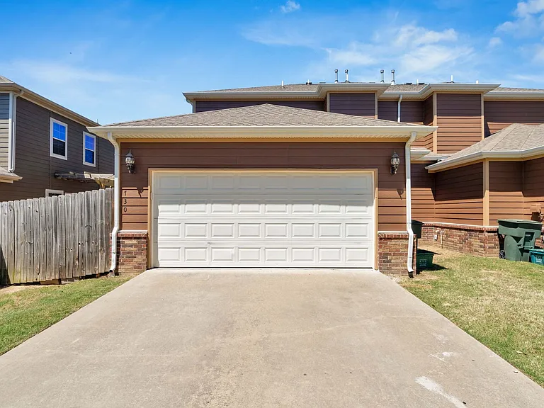 732 N Wordsworth Ln — Photo 26