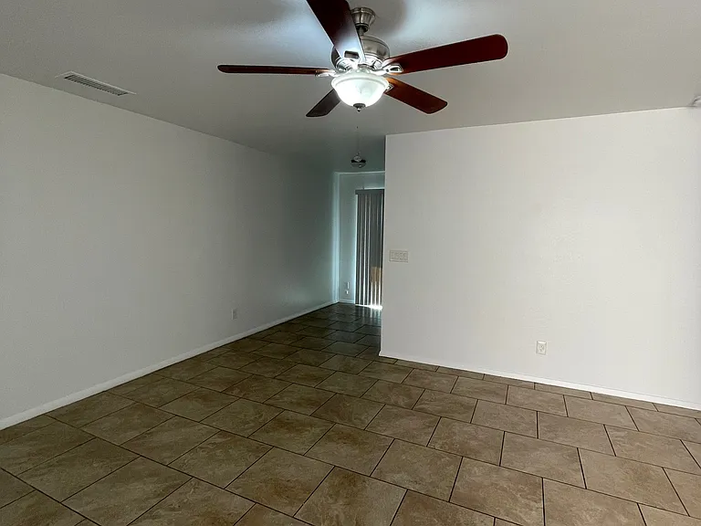 2340 W Hayward Ave #4 — Photo 6