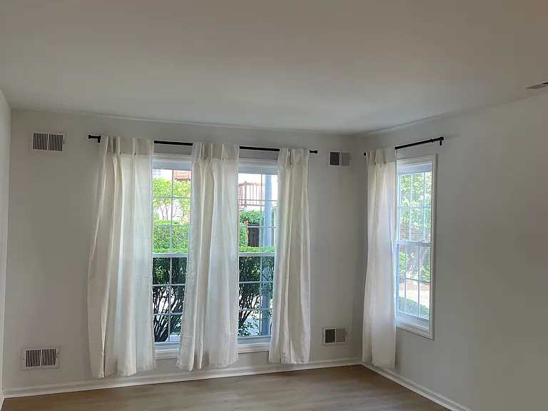 386 Village Ct #386 — Photo 8