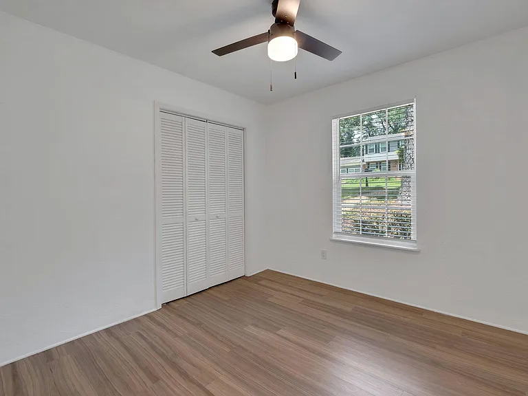 1112 Missionwood Ln — Photo 15