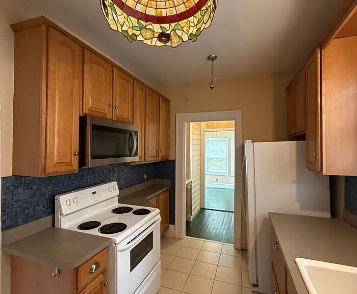 420 N Laurel Ave — Photo 8