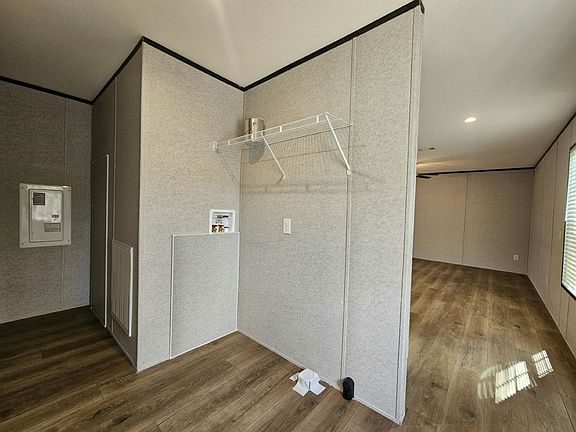 7th image of this home