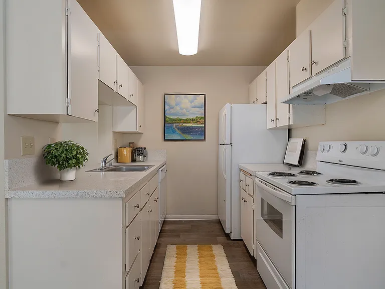 Waverly Manor - Kitchen Staged Waverly Manor - Kitchen Staged