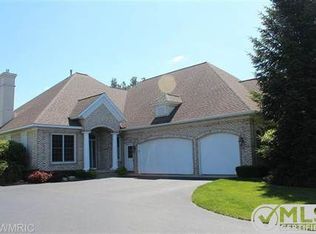 8424 Wallinwood Springs Dr, Jenison, MI 49428