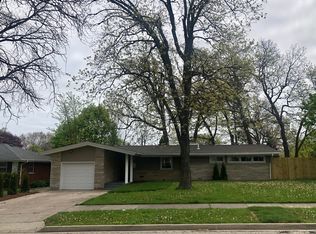 521 Leith Ave, Waukegan, IL 60085