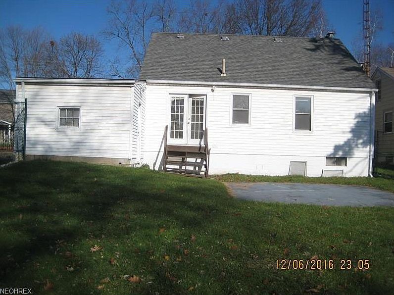 2nd image of 1200 21st St NE
