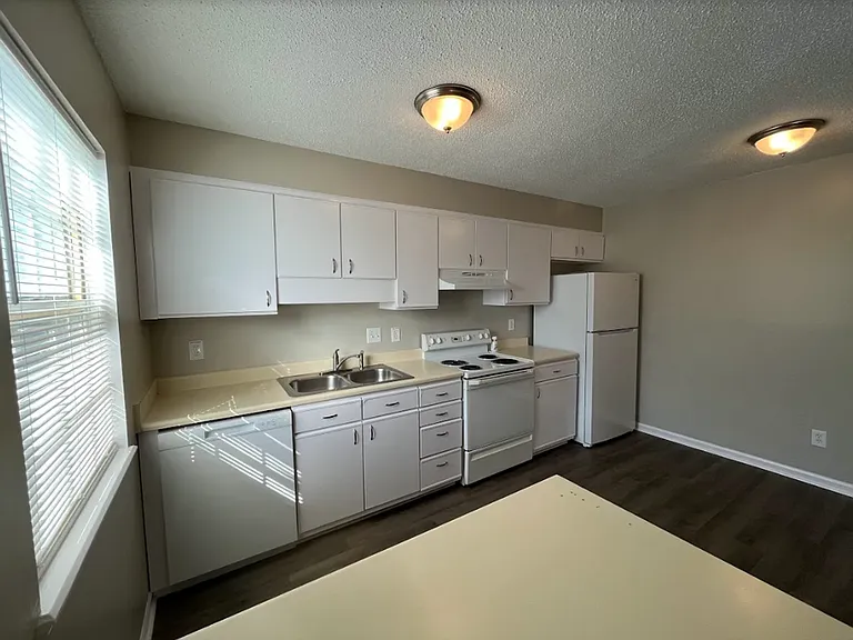 Two bedroom, 1.5 bath condo in High Point--Oakmont Condominiums — Photo 7
