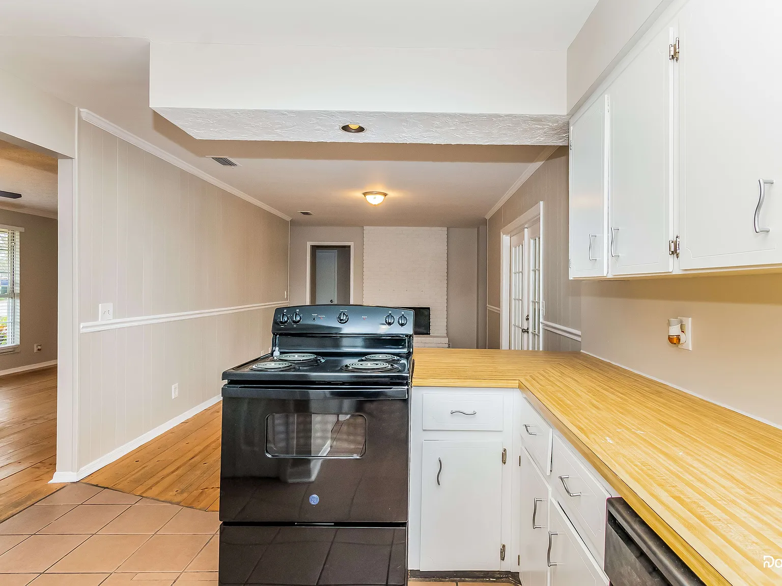 3 bed, 2.0 bath, 1412 sqft, $1,725 — Photo 2