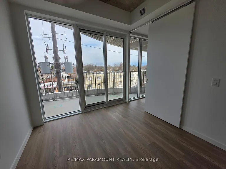 689 The Queensway #418 — Photo 15