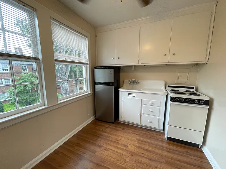 2823 Thornhill Rd — Photo 16
