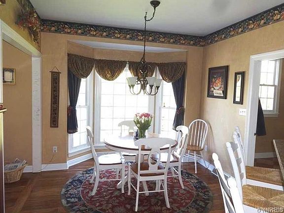 Breakfast nook
