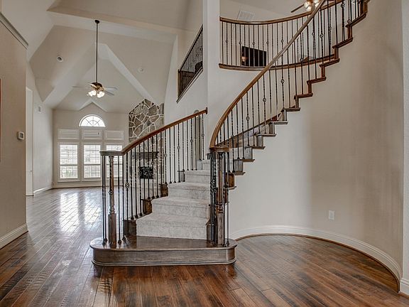 4th image of 3624 Bahama Dr