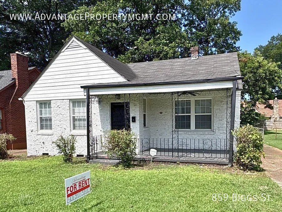 Updated Home in Memphis 859 Biggs Rd. — Photo 2