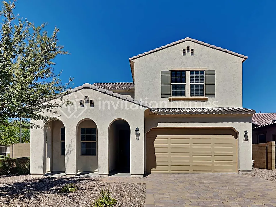 1056 S 200th Ln