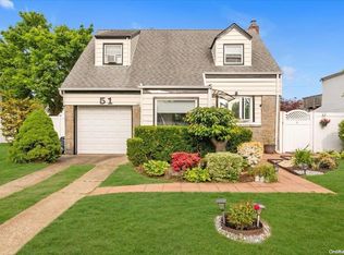 51 Cedarlawn Blvd, Valley Stream, NY 11580