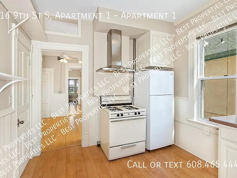 616 9th St S #1 — Photo 7