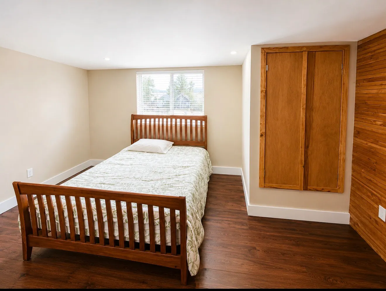 4 bed, 1930 sqft, $3,000 — Photo 2