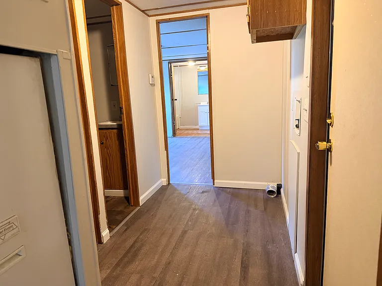 301 Valley Village Ct — Photo 4