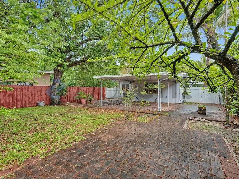 5210 NW 5th Ave — Photo 22