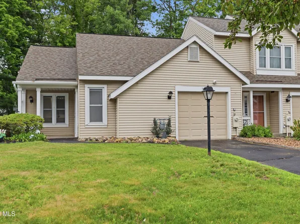 52 Stoney Creek Drive, Clifton Park, NY 12065