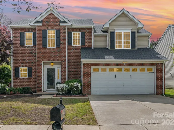 9803 Forest Run Ln, Charlotte, NC 28277
