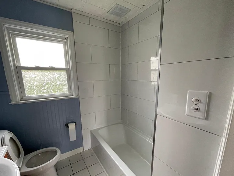 1048 Cornwells Ave — Photo 16