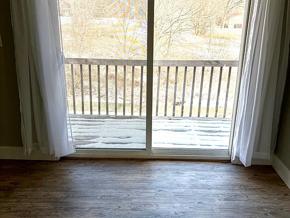 3rd image of 4026 N Illinois Ave APT 11