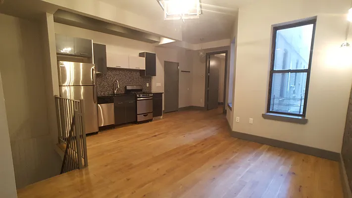 Rented by Evergreen Apartments BK | media 17