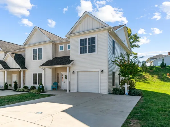 211 Louise Ln, Elliston, VA 24087