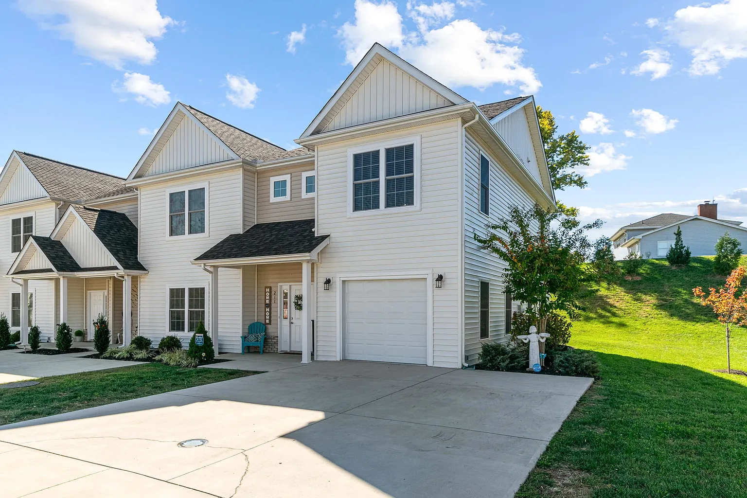 211 Louise Ln photo 1