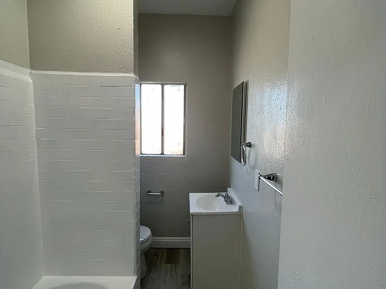 6717 S San Pedro St — Photo 9