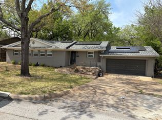 529 NE 4th St, Grand Prairie, TX 75050