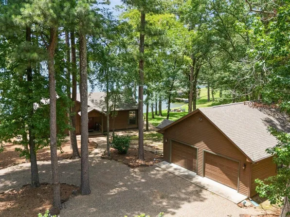400 Windy Point Dr, Mt Vernon, TX 75457