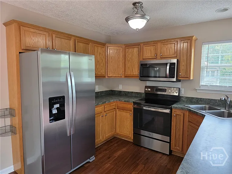 301 Aspen Dr — Photo 6