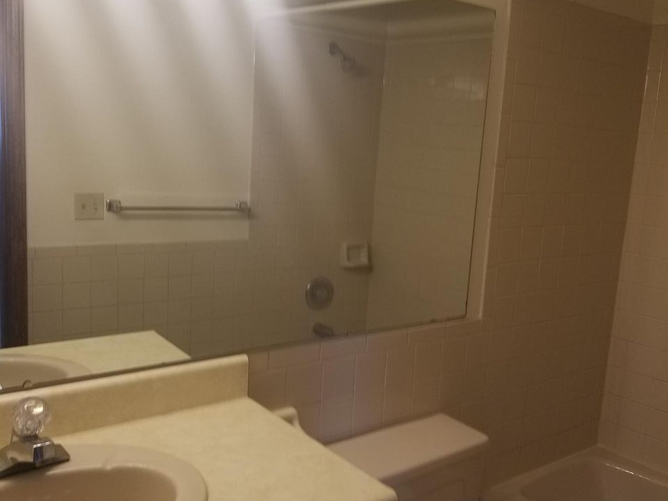 2nd image of 500 W Ohio St APT C