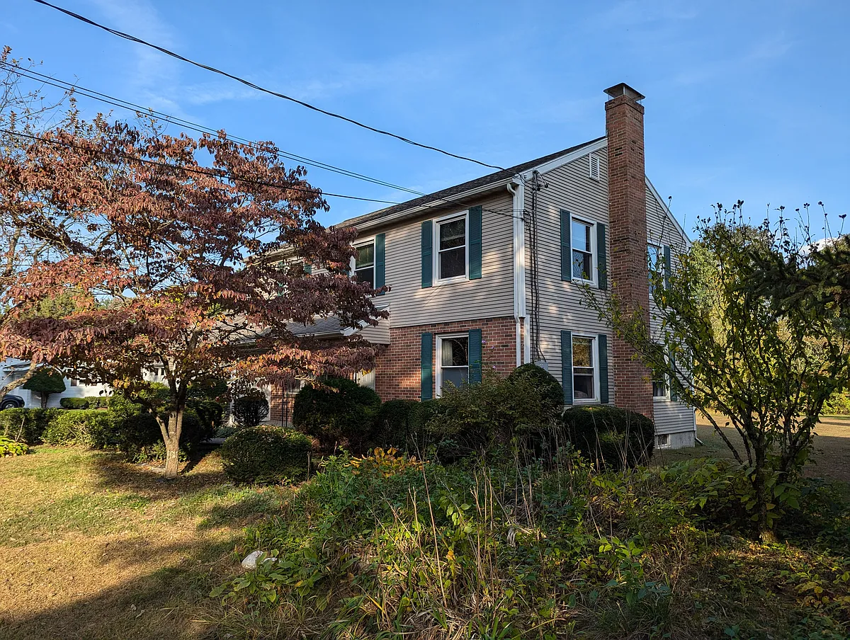 Building Photo - 30 Long Plain Rd #B