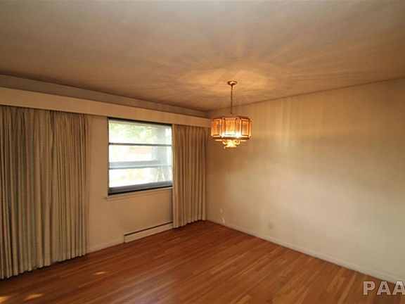 4th image of 1816 W Lamont Ave