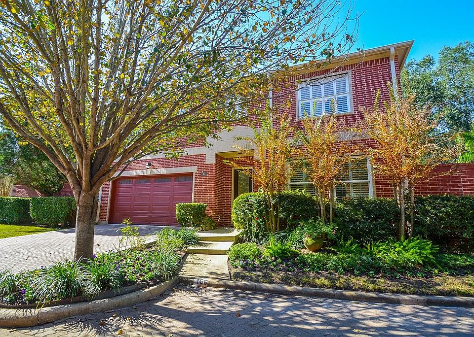 1st image of 16 Foxhall Crescent Dr