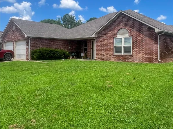 644 White Oak St, Gentry, AR 72734