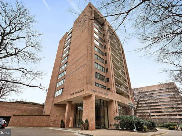 1805 Crystal Dr APT 515S, Arlington, VA 22202