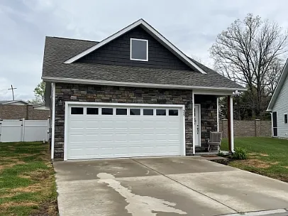 3 bed, $2,495 — Photo 2