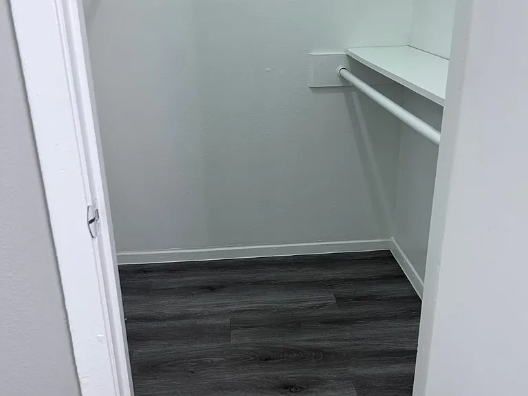McIntyre Apartments — Photo 32