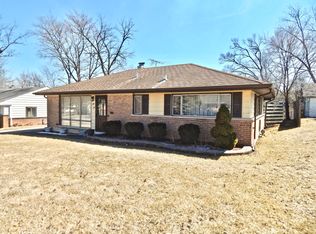 155 Shabbona Dr, Park Forest, IL 60466