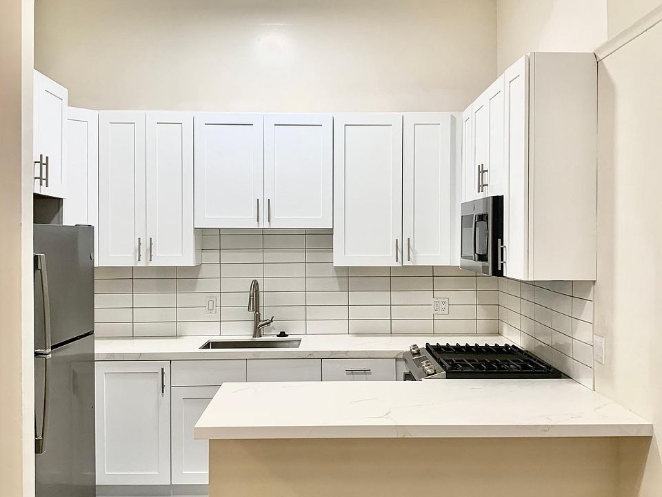 1st image of 164 28th St #164
