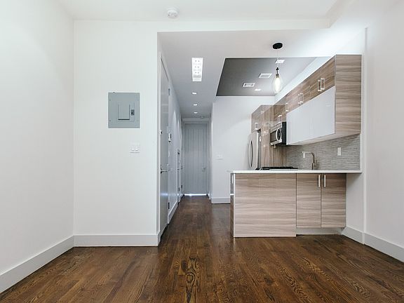 3rd image of 177 Wyckoff Ave #2B