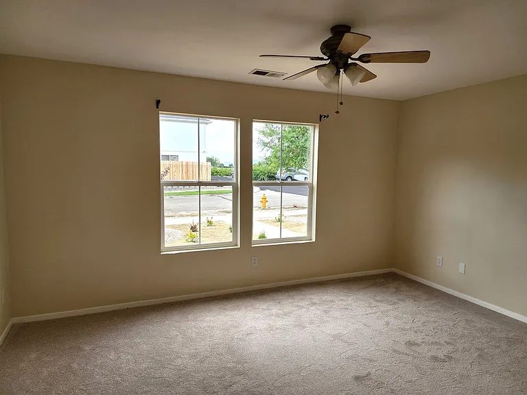 1435 Honey Locust Ave — Photo 17