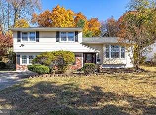 111 Round Hill Rd, Voorhees, NJ 08043