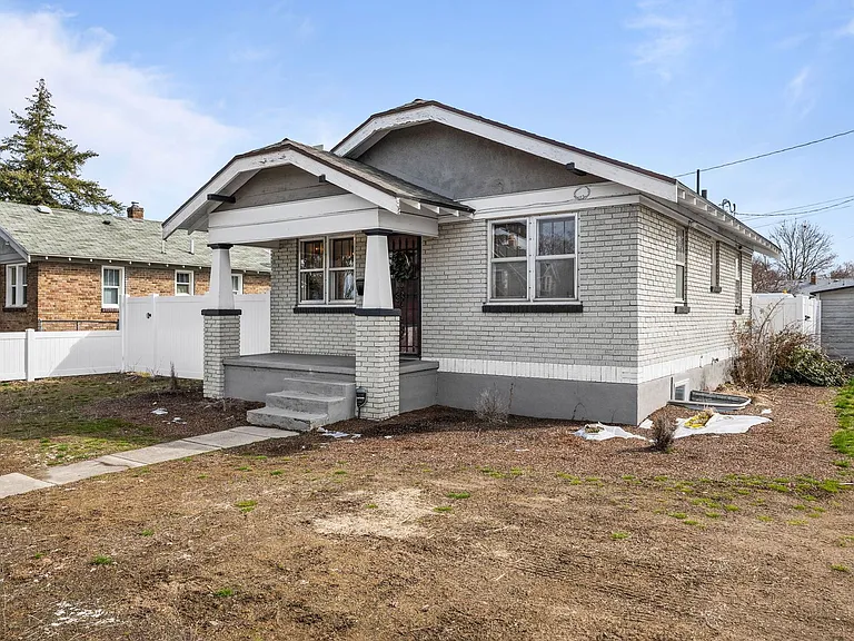 2618 N Ash St — Photo 24