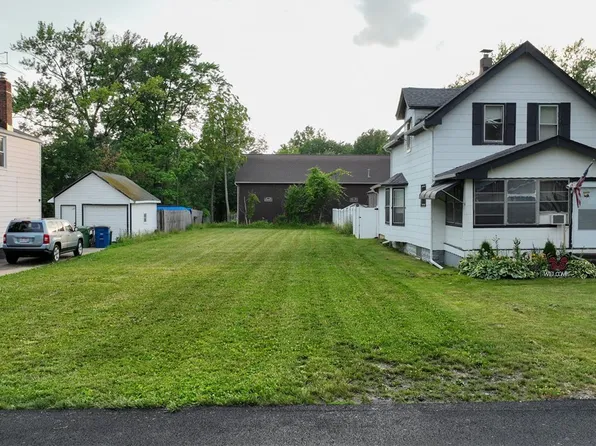 1464 E 330th St, Eastlake, OH 44095