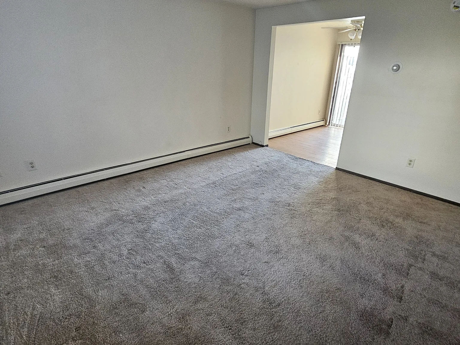 2 bed, 900 sqft, $895 — Photo 4